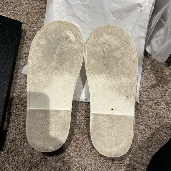 CHANEL Lambskin Quilted CC Mules Sandals - eu38/us8 - Picture 5 of 7
